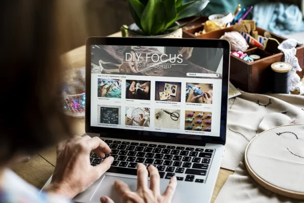 woman-leisure-handmade-using-laptop-2025-02-10-00-42-28-utc woman-leisure-handmade-using-laptop-2025-02-10-00-42-28-utc